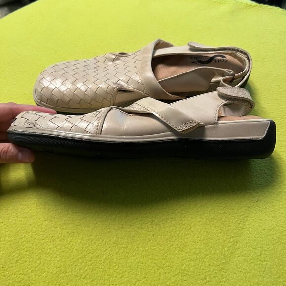 Softwalk Women’s Salina Woven Flat Shoes Leather Comfy Beige 9N Slingback Clog - Picture 3 of 6